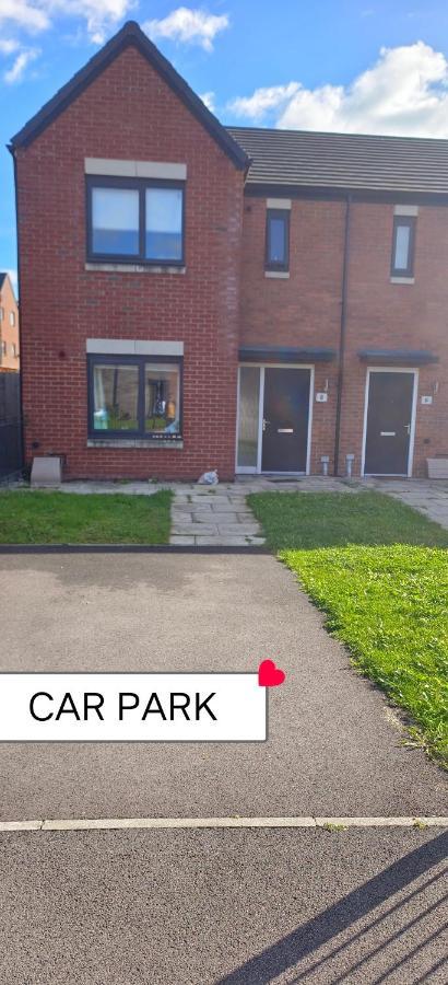Free Car Park And Walk To Coop, Etihad , Piccadilly Manchester Eksteriør billede